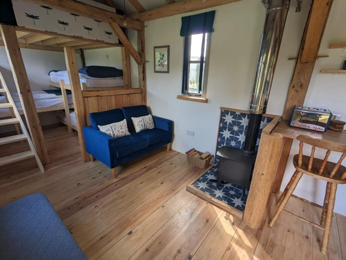 Gaggle Of Geese Pub - Shepherd Huts & Bell Tents Дорчестър Екстериор снимка